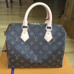 💯% Authentic Louis Vuitton Speedy Bandouliere 25